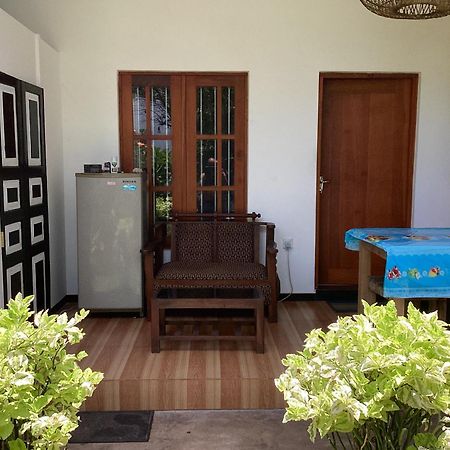 Aroma Guest House Mirissa Exterior photo