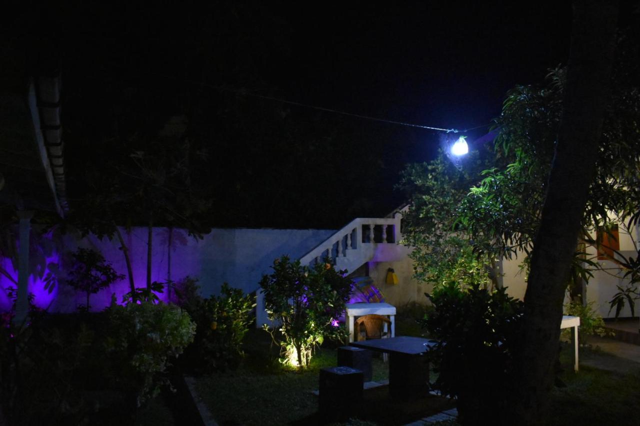 Aroma Guest House Mirissa Exterior photo