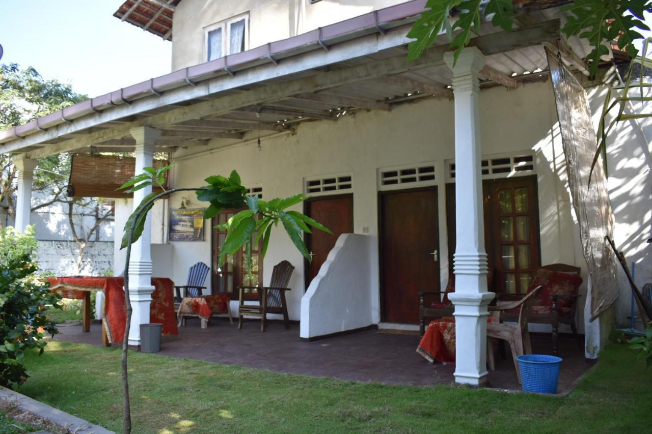 Aroma Guest House Mirissa Exterior photo