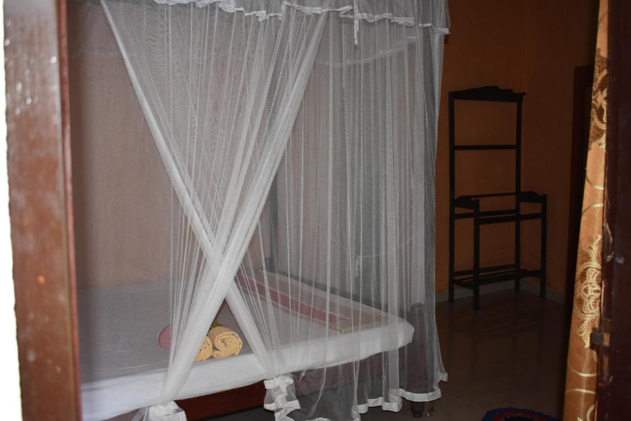 Aroma Guest House Mirissa Exterior photo